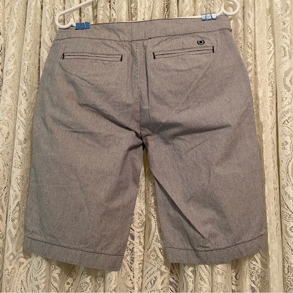 IZOD golf shorts - Picture 2 of 5